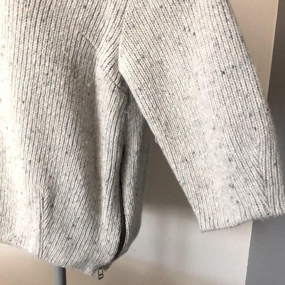 Aritzia Wilfred knit sweater - Picture 4 of 6